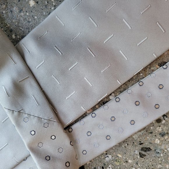 3/$20 - Tommy Hilfiger neck tie - Picture 4 of 5